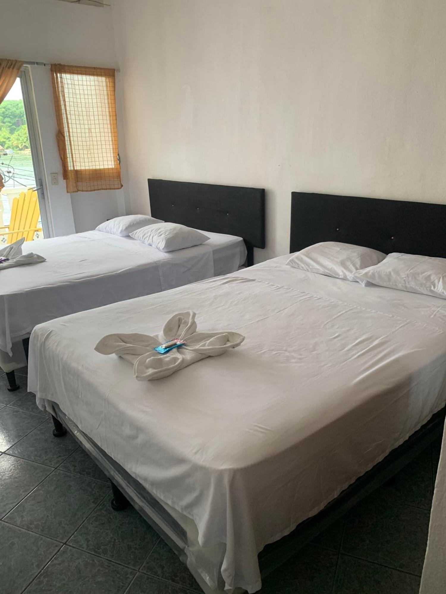 פלורס Hotel Aurora מראה חיצוני תמונה